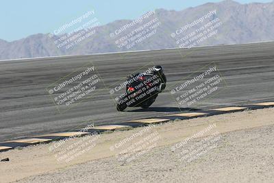 media/Oct-13-2025-Moto Forza (Mon) [[a66d839500]]/3-B Group/Session 2 (Bowl)/